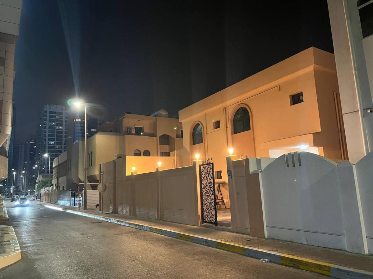 The Villa Hostel Abu Dhabi Exterior photo