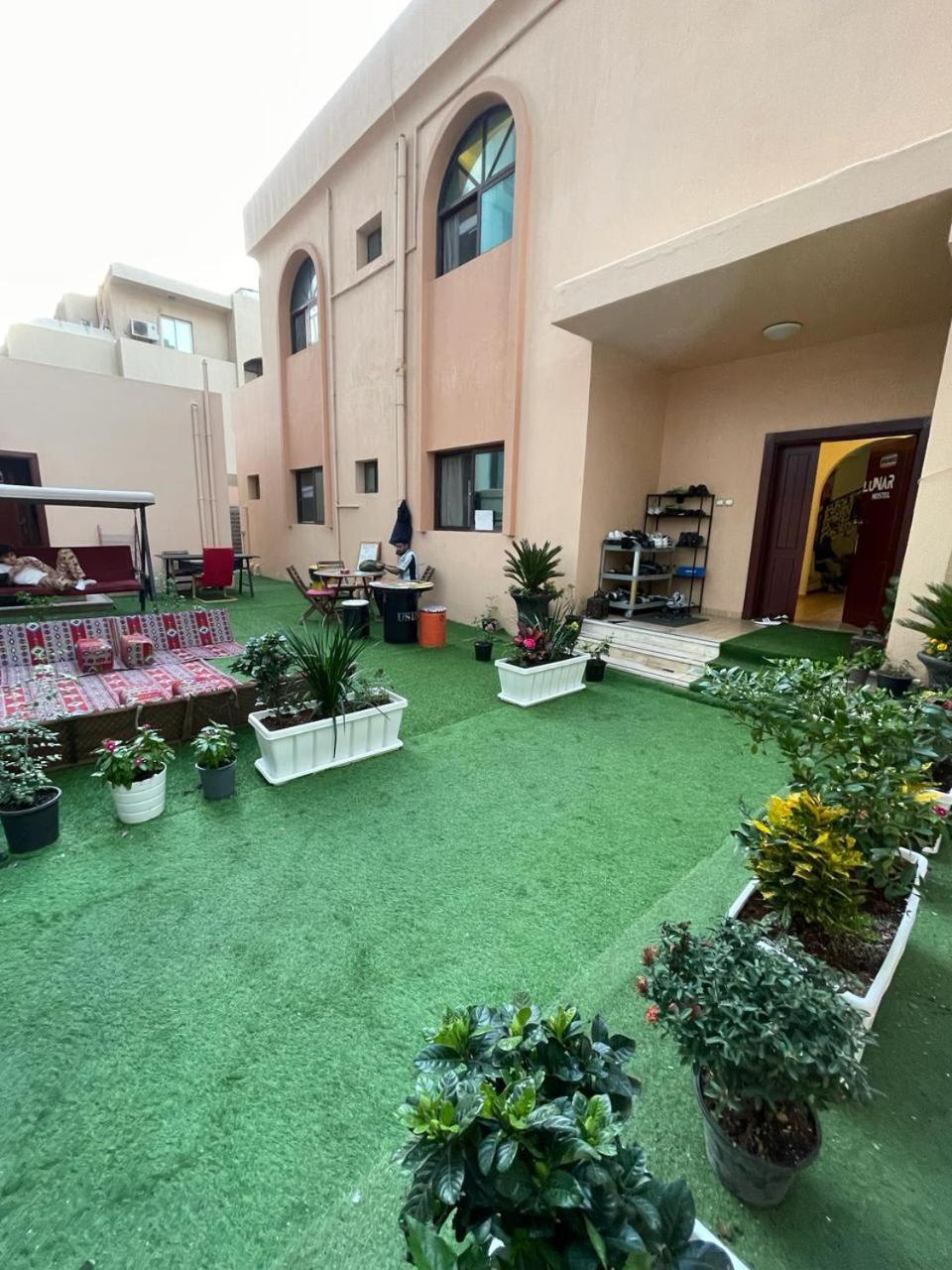The Villa Hostel Abu Dhabi Exterior photo